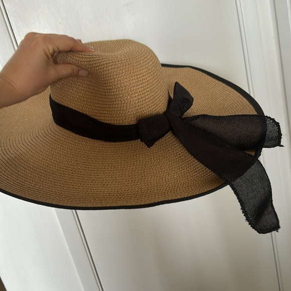 Large sun hat - Picture 2 of 5
